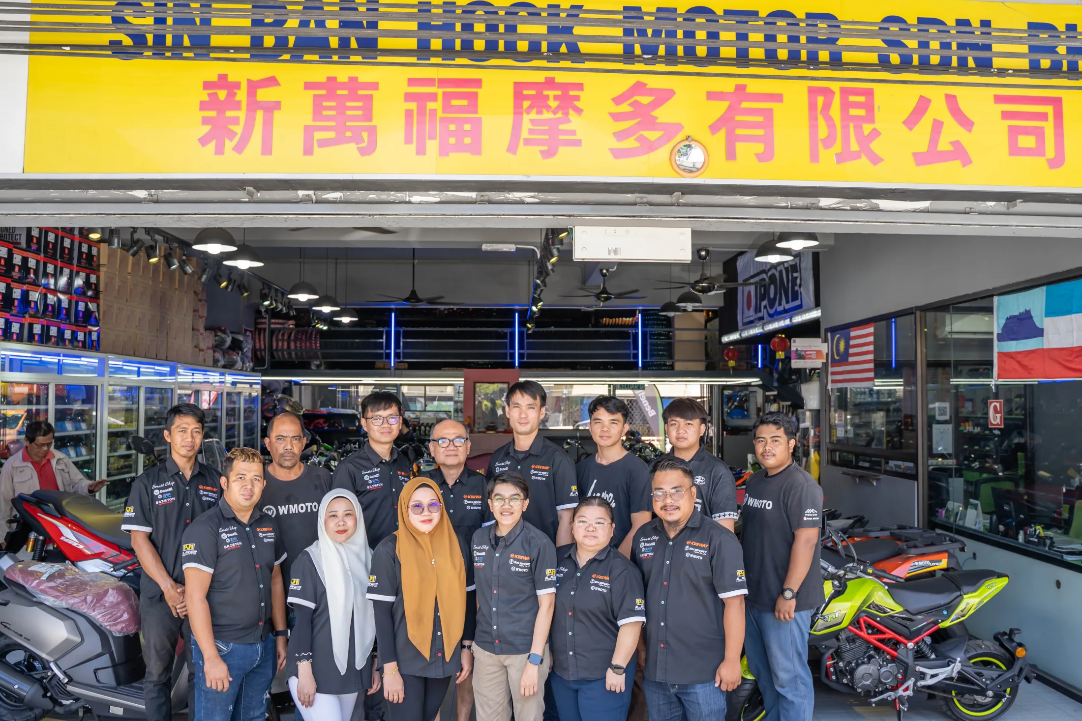 The Sin Ban Hock Motor team in Tawau